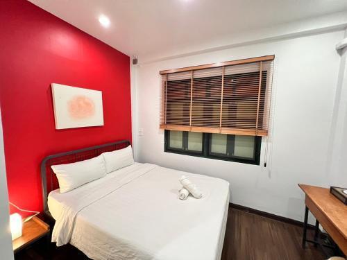 Peace Factory Hostel Room Type - Deluxe Room