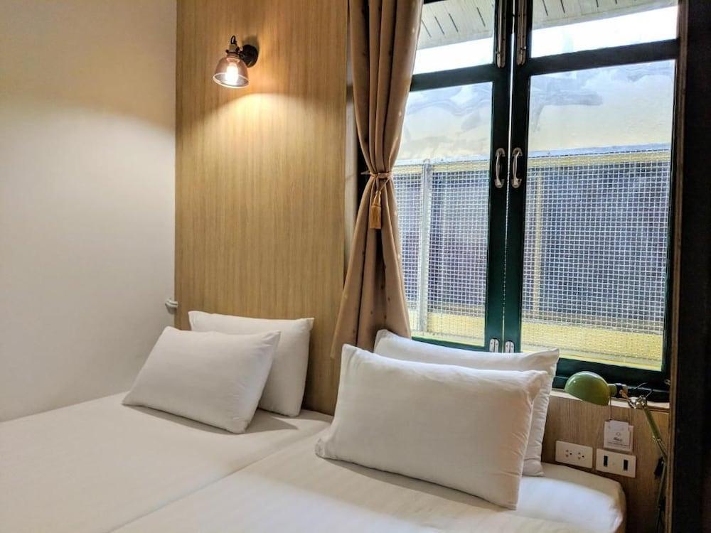 Peace Factory Hostel Room Type - Quadruple Room with Private Bathroom