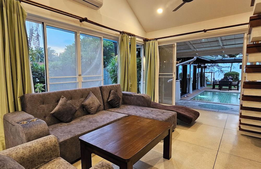 Emerald Sands Beach Villa - Tap to explore photos