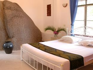 Seaview Paradise Mountain Holiday Villas - Tap to explore photos