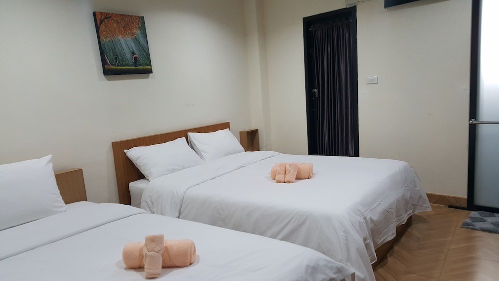 Double D Rooms & Cafe Room Type - Junior Triple Room