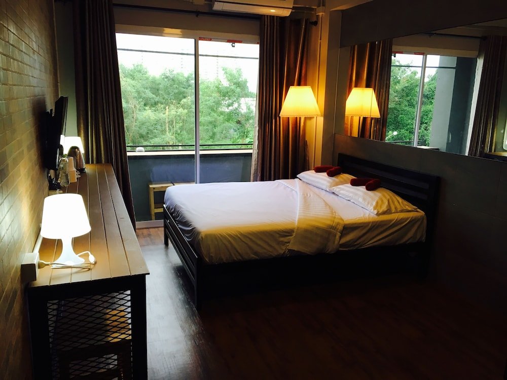 Popcorn House Ratchada Room Type - Double Room with Shower