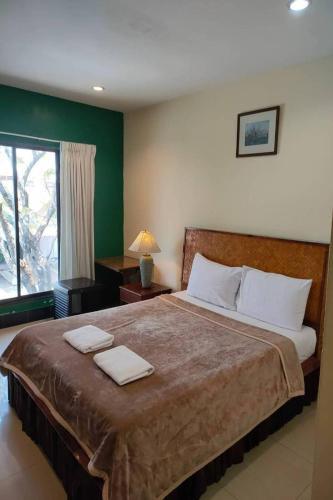 Deeden Pattaya Resort - Tap to explore photos