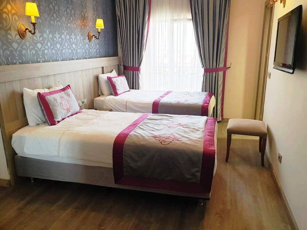 Dab Hotel Room Type - Family Room, Multiple Beds, Connecting Rooms