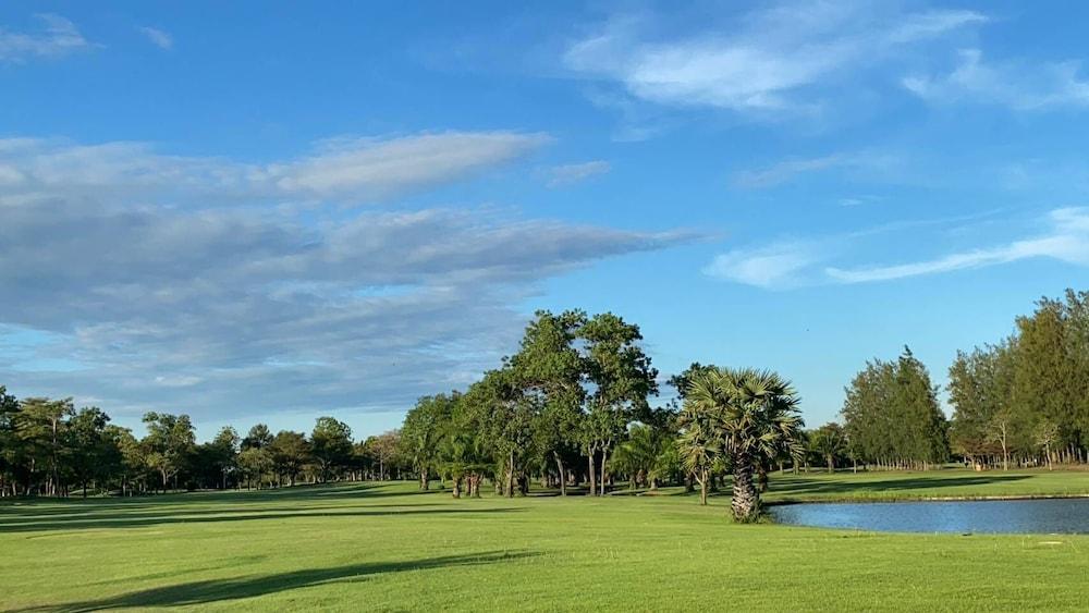 The Pine Golf Club