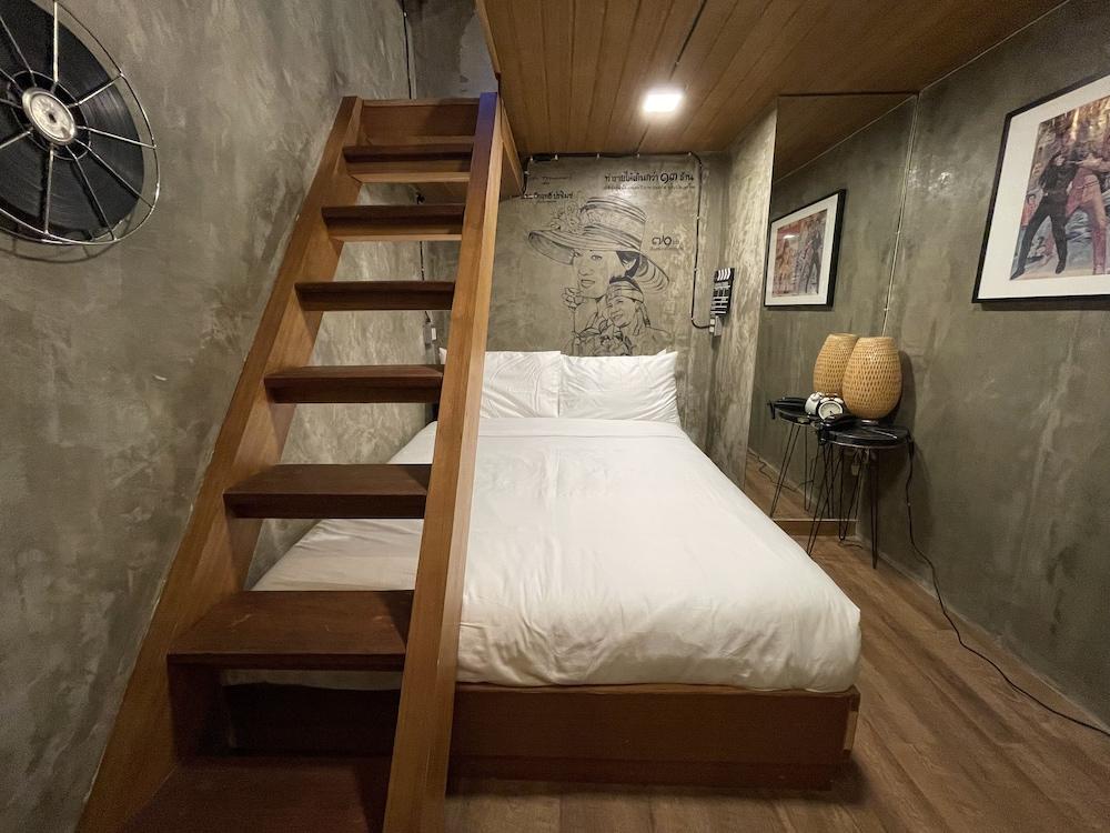 Central Old Town Cottage Room Type - Loft Theatre Double Room
