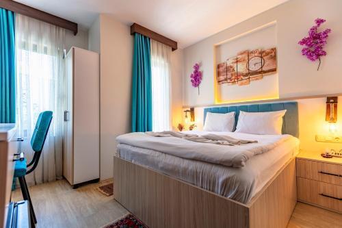 Stanpoli Hostel Room Type - Standart Double Room with French Balcony