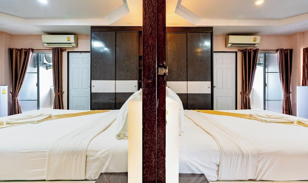 Gold Airport Suites Room Type - Family Room
