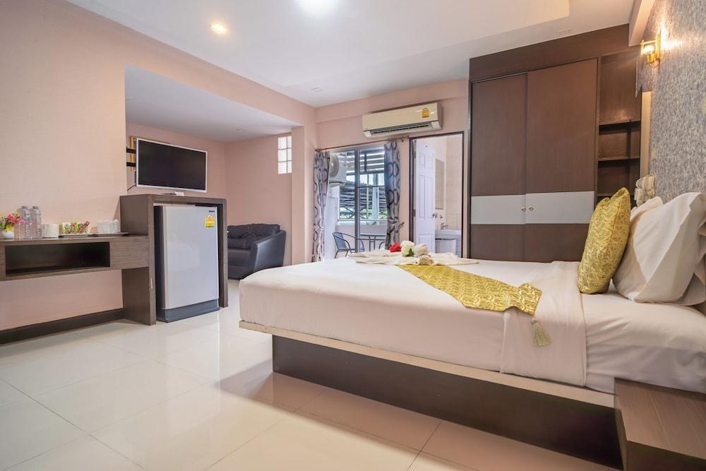 Gold Airport Suites Room Type - Deluxe Suites Double Room