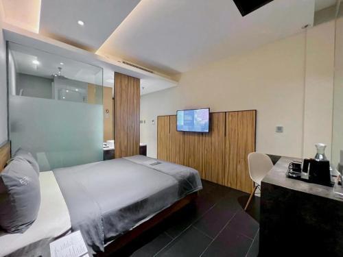Erian Hotel Room Type - Deluxe Queen Room