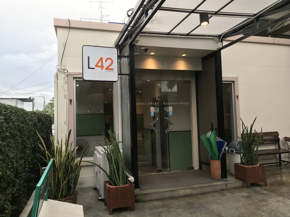 L42 Hostel - Tap to explore photos