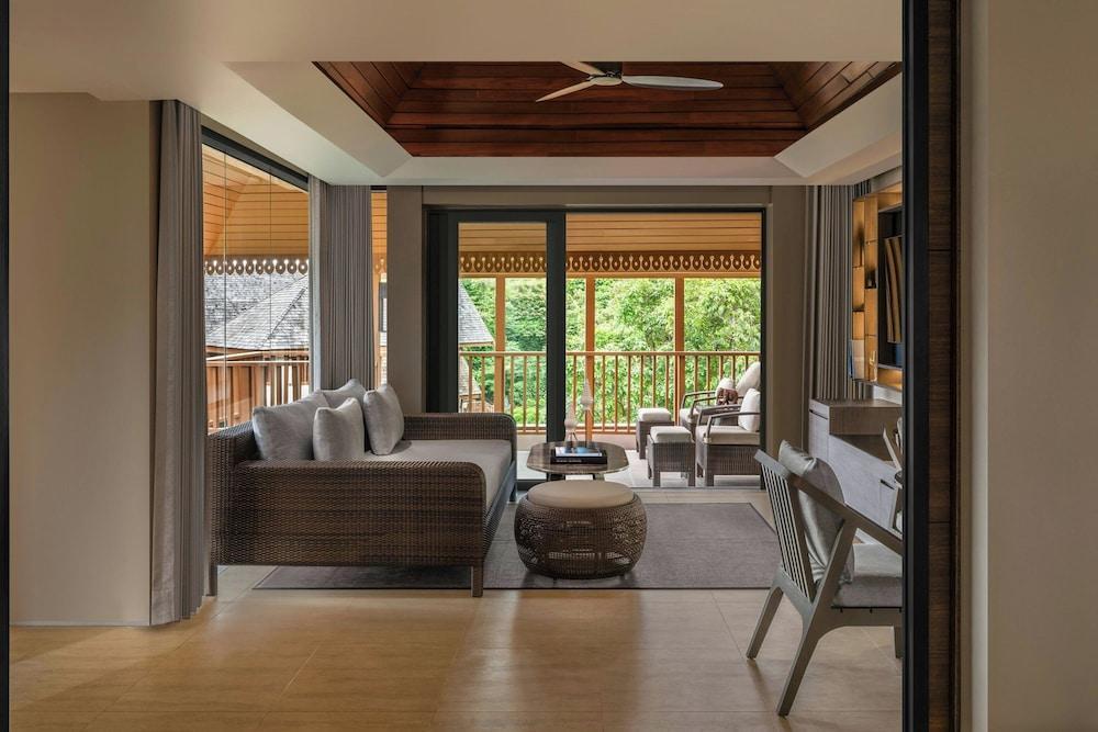 The Ritz-Carlton, Koh Samui Room Type - Suite, 1 Bedroom, Garden View (Balcony)