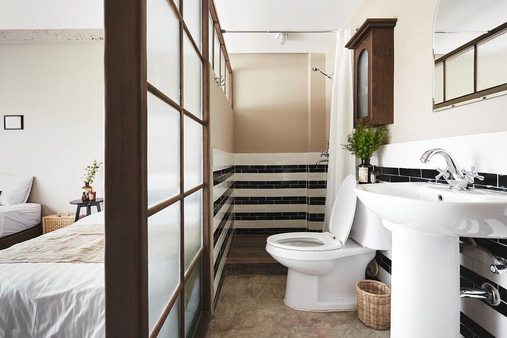 OB OON Boutique Bed & Breakfast - Tap to explore photos