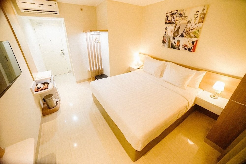 Hotel Dharmein Room Type - Deluxe Double Room