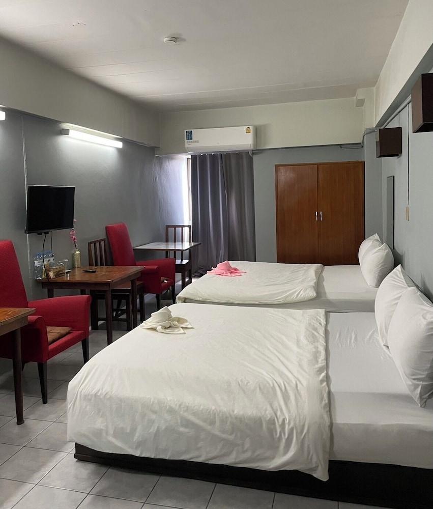 Win Bangna Hotel Room Type - Deluxe Double Room