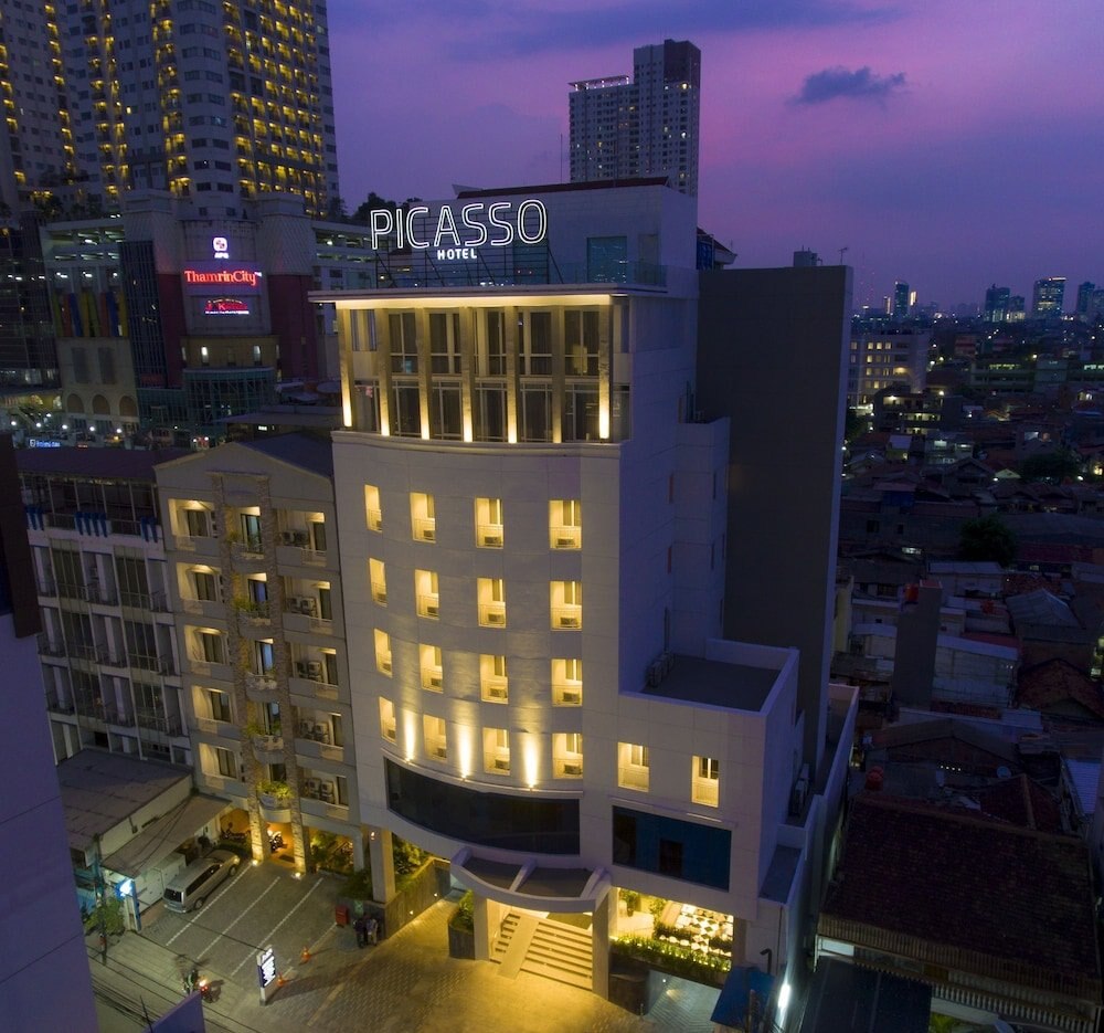 Grand Picasso Hotel - Tap to explore photos