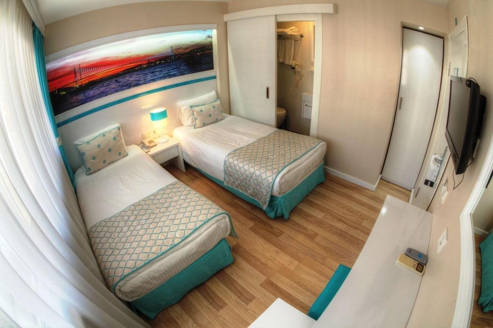 Star Holiday Hotel Room Type - Standard Twin Room, 2 Twin Beds