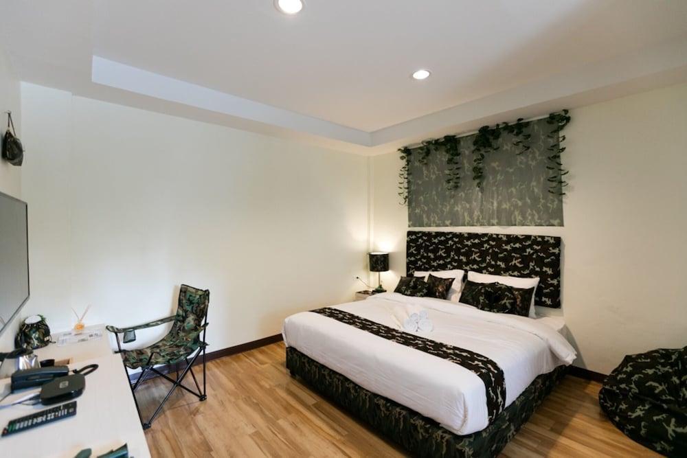 Bangkok River Loka Hotel Room Type - Premium Deluxe King