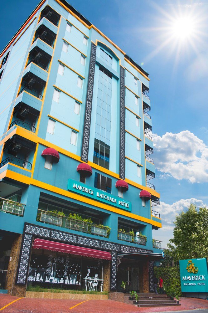 Maverick Ratchada Hotel - Tap to explore photos
