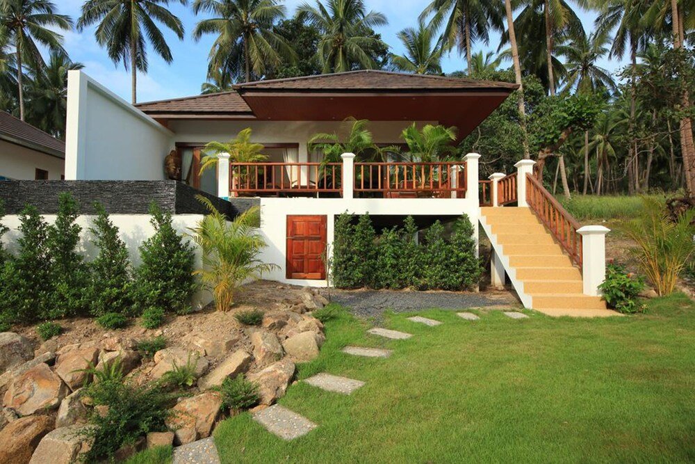 Tropical Season Villa Resort - Tap to explore photos