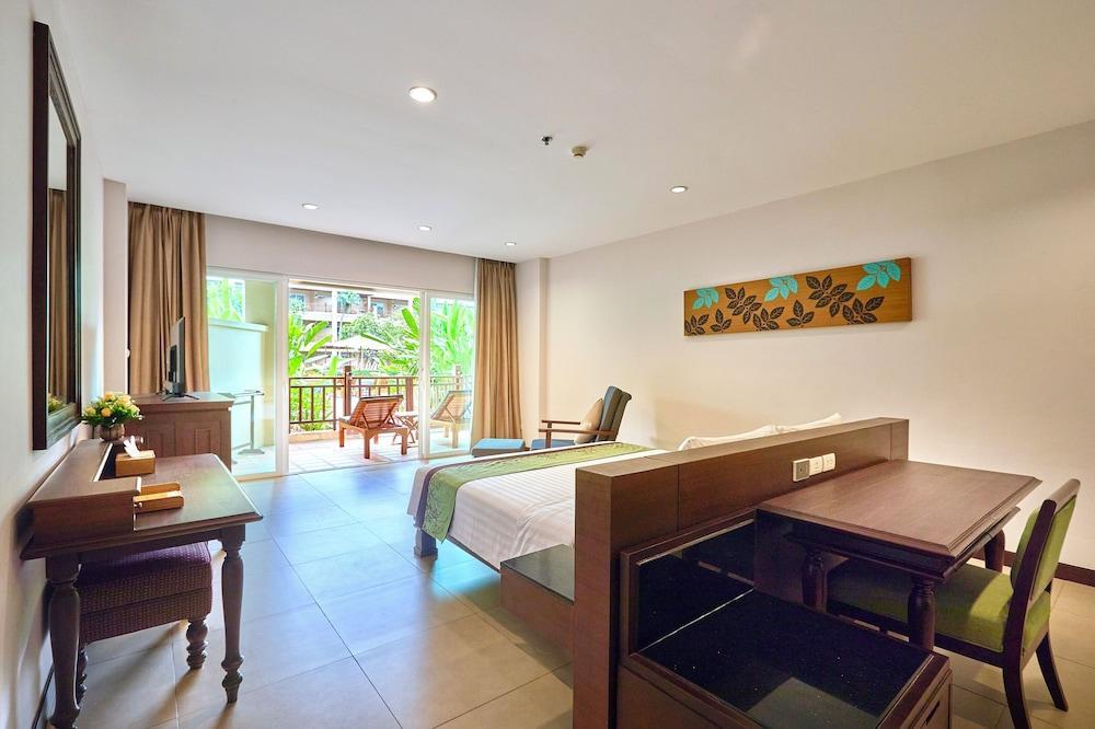 The Heritage Pattaya Beachfront Resort Room Type - Deluxe Poolside Terrace Double The Heritage Pattaya Beachfront Resort Room Type - Deluxe Poolside Terrace Double