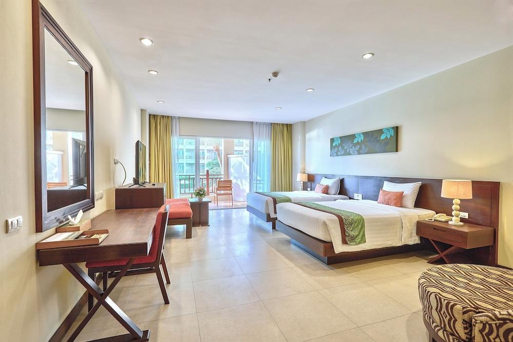 The Heritage Pattaya Beachfront Resort Room Type - Deluxe Twin Room