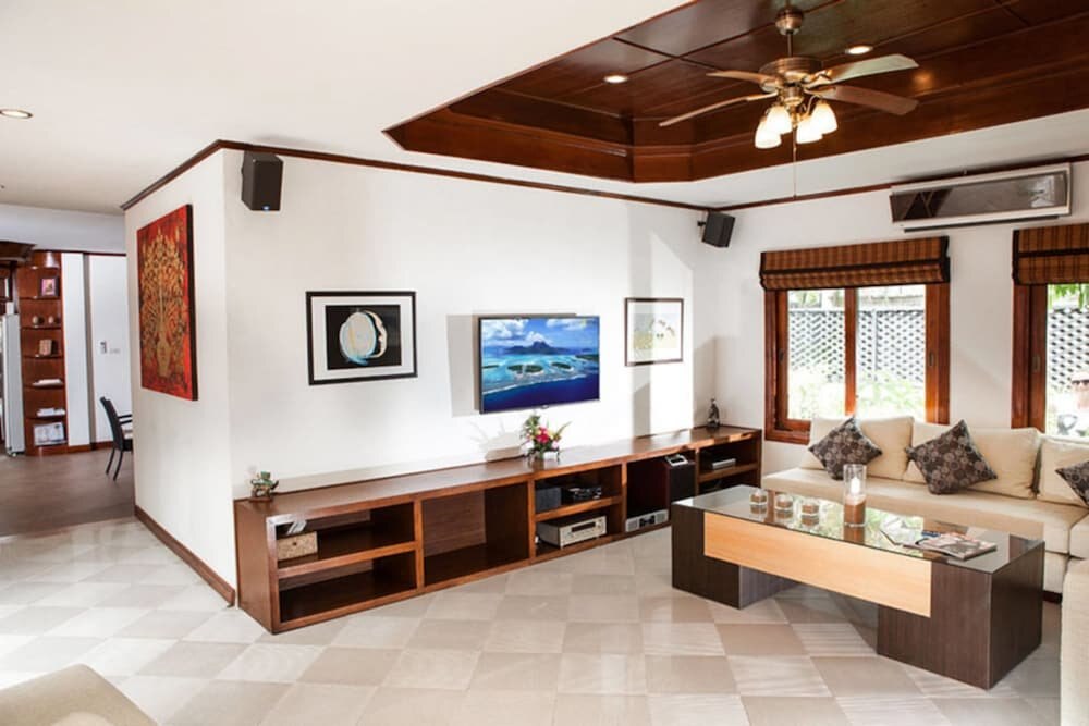 4 Bedroomed Villa In Chaweng P2 SDV194-By Samui Dream Villas - Tap to explore photos