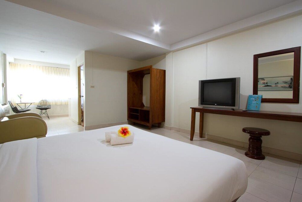 Sawasdee Place Hotel Room Type - Deluxe Double Room (Pool Access)