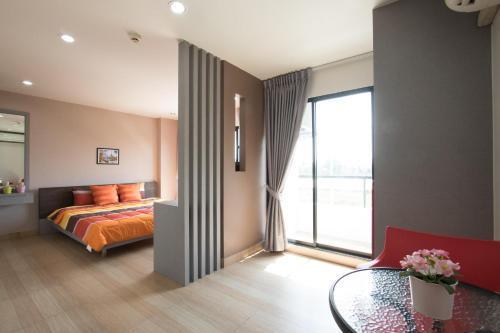 Aparthotel Live at Home Sukhumvit 105 - Tap to explore photos