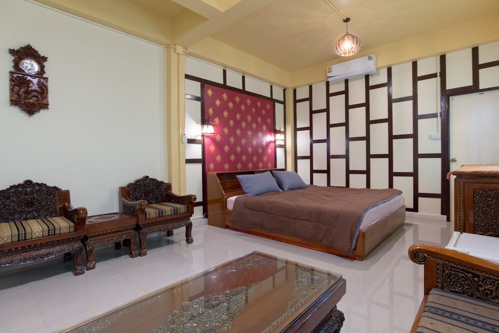 Sawatdee Guesthouse the Original Room Type - Suite with Air-Conditioner and Private Bathroom (Teak)