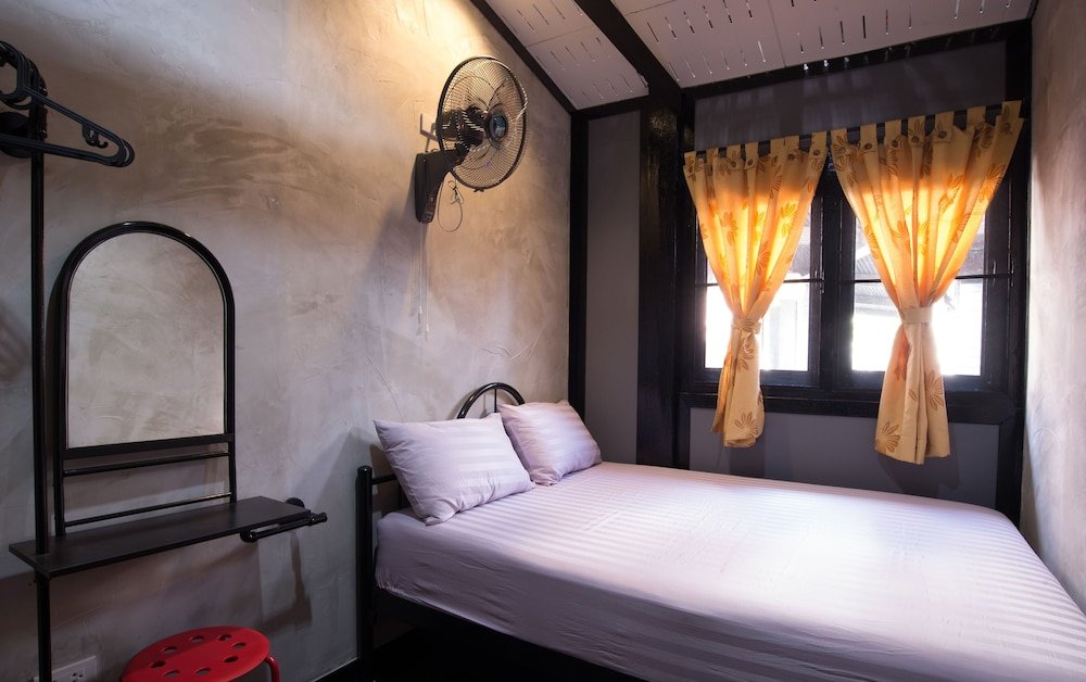 Sawatdee Guesthouse the Original Room Type - Economy Double Room with Fan and Shared Bathroom