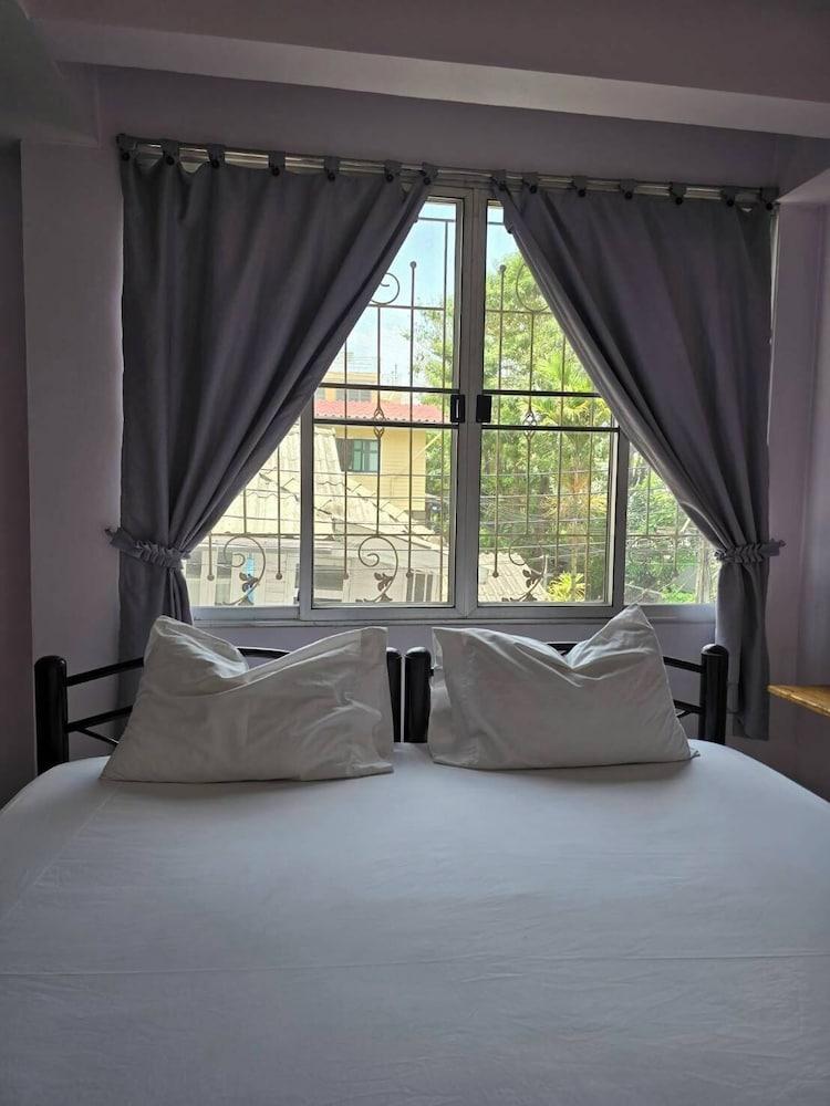 Bella Bella River View Room Type - Double Room with Fan