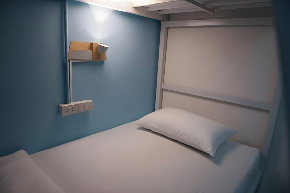 Ease Hostel Room Type - Bunk Bed Male Shared in Dormitory