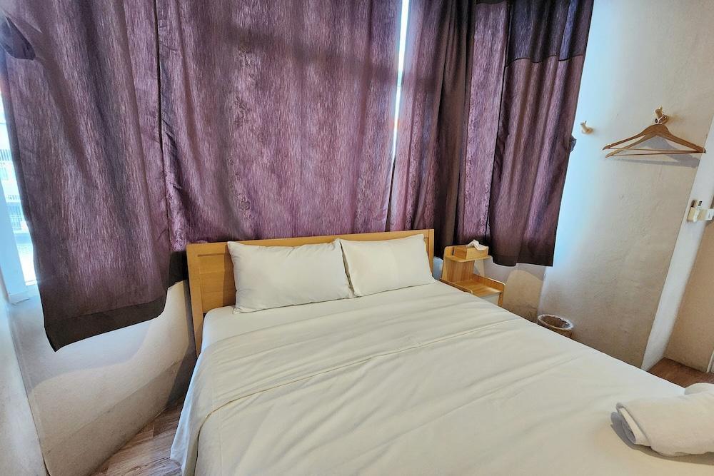Ease Hostel Room Type - Standard Double Room