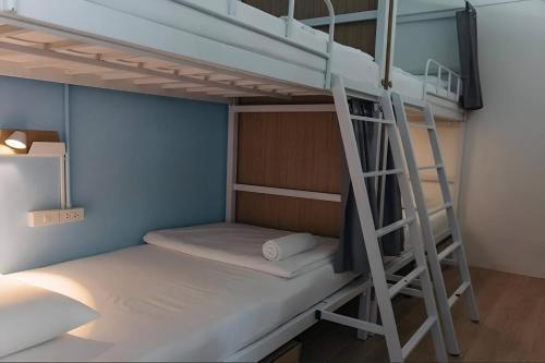 Ease Hostel Room Type - Bunk Bed in Male Dormitory Room 