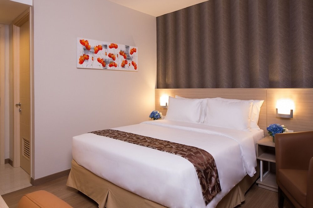 Ayaka Suites Room Type - Deluxe Room, 1 Queen Bed