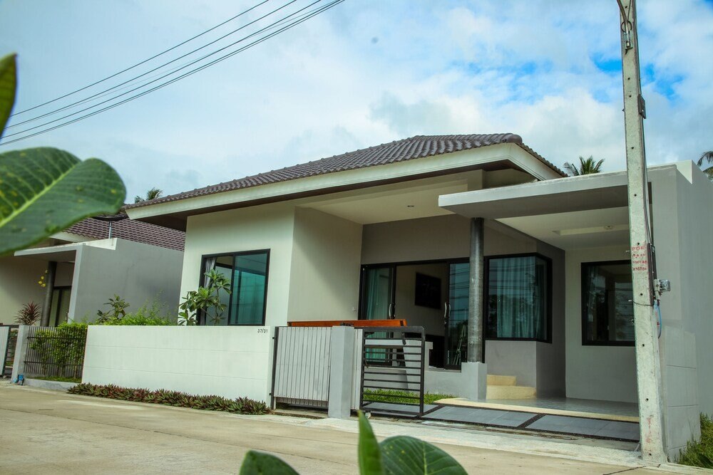 Specious Vacation Dia House near Beach