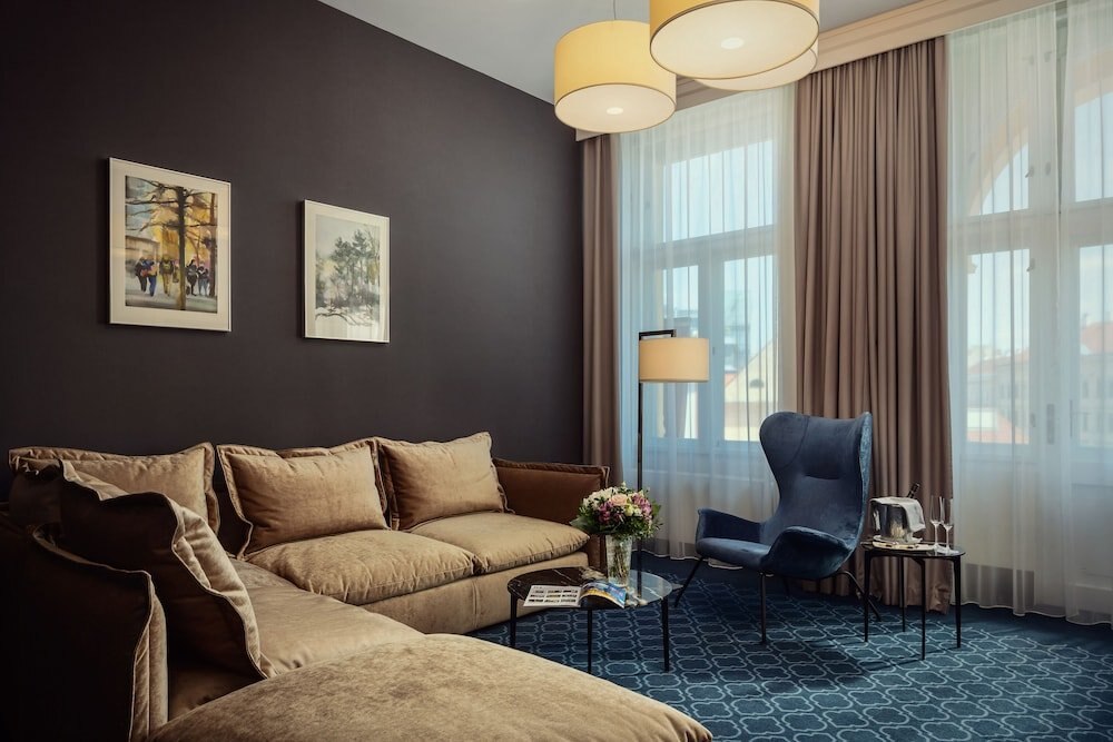 Hotel Kings Court Room Type - Executive Suite (Free SPA entrance & Executive Lounge)