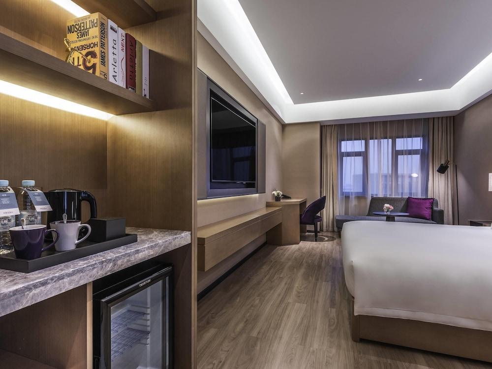 Mercure Shanghai Jiuting - Tap to explore photos