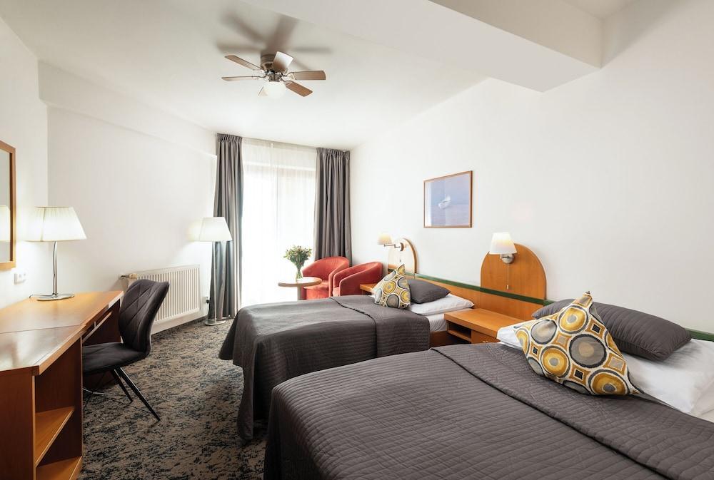 Hotel Troja Room Type - Deluxe Triple Room, Multiple Beds, Balcony