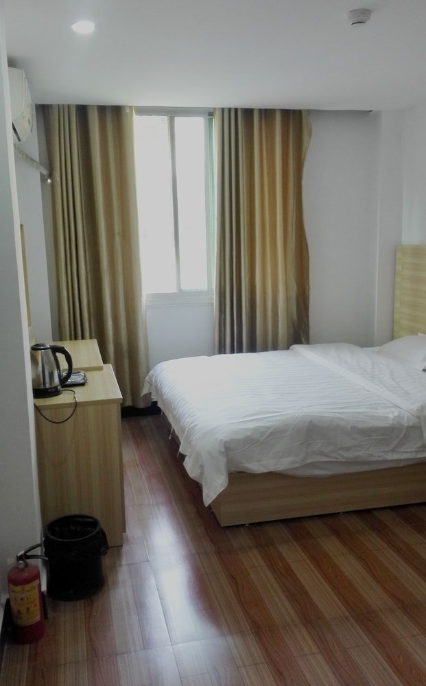 Yimi Hotel Jiangnanxi Station Branch - Tap to explore photos