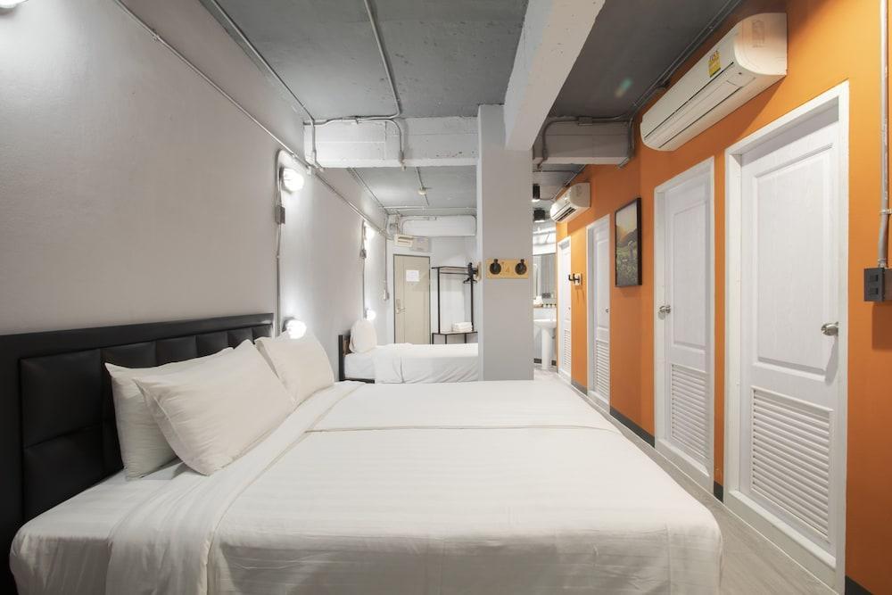 Rest24 Residence Room Type - Deluxe Room with 3 Single Beds without Window