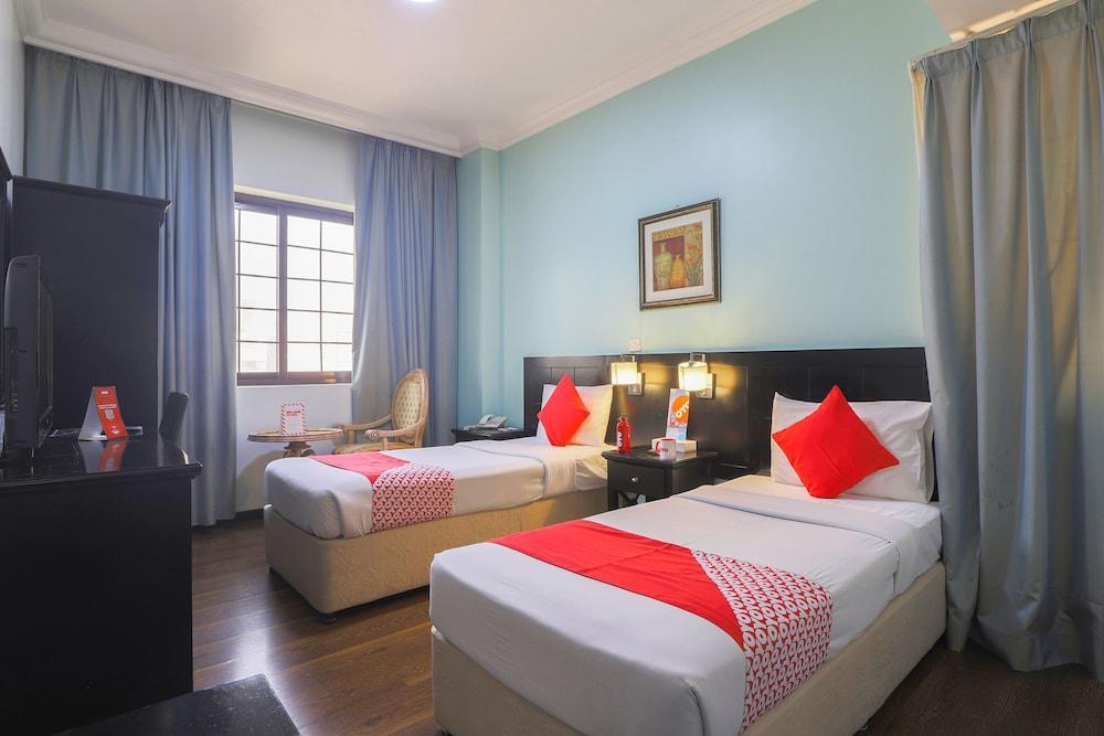 Eureka Hotel Room Type - Standard Twin Room