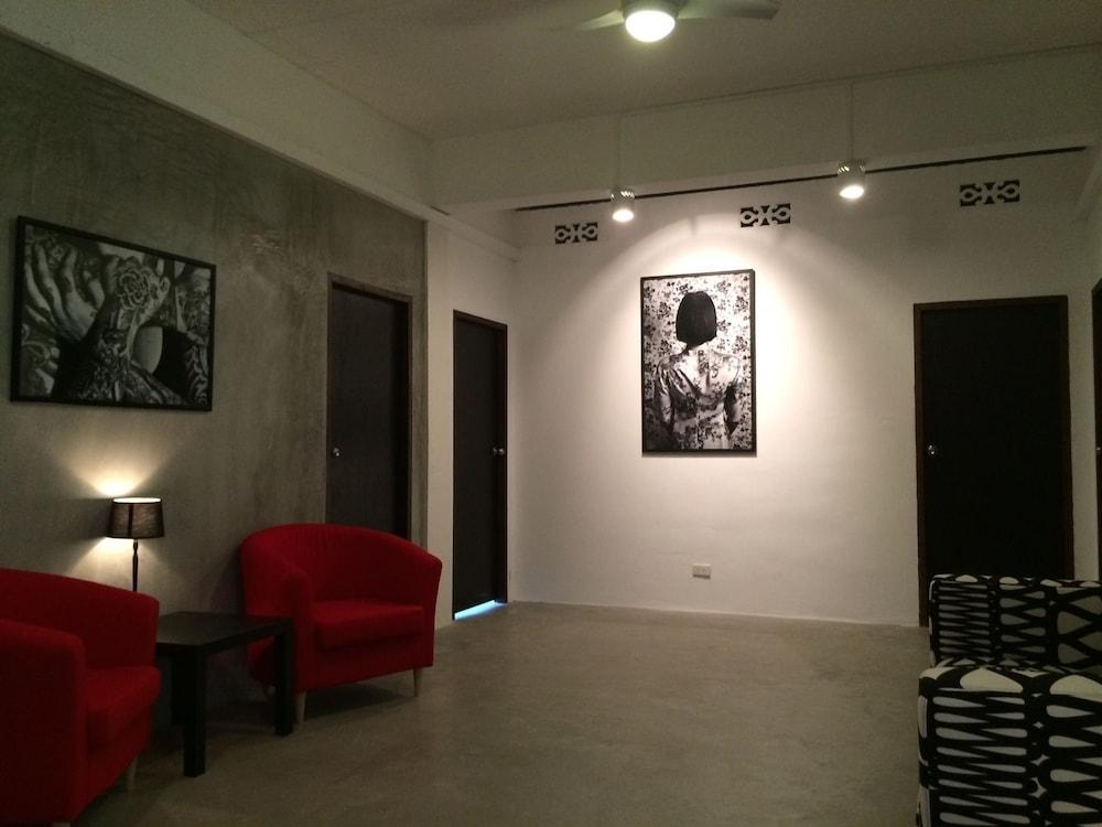 Kama Bangkok - Boutique Bed & Breakfast - Hostel - Tap to explore photos