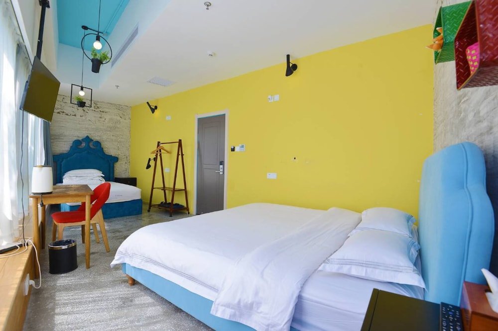 J Trip Youth Hostel