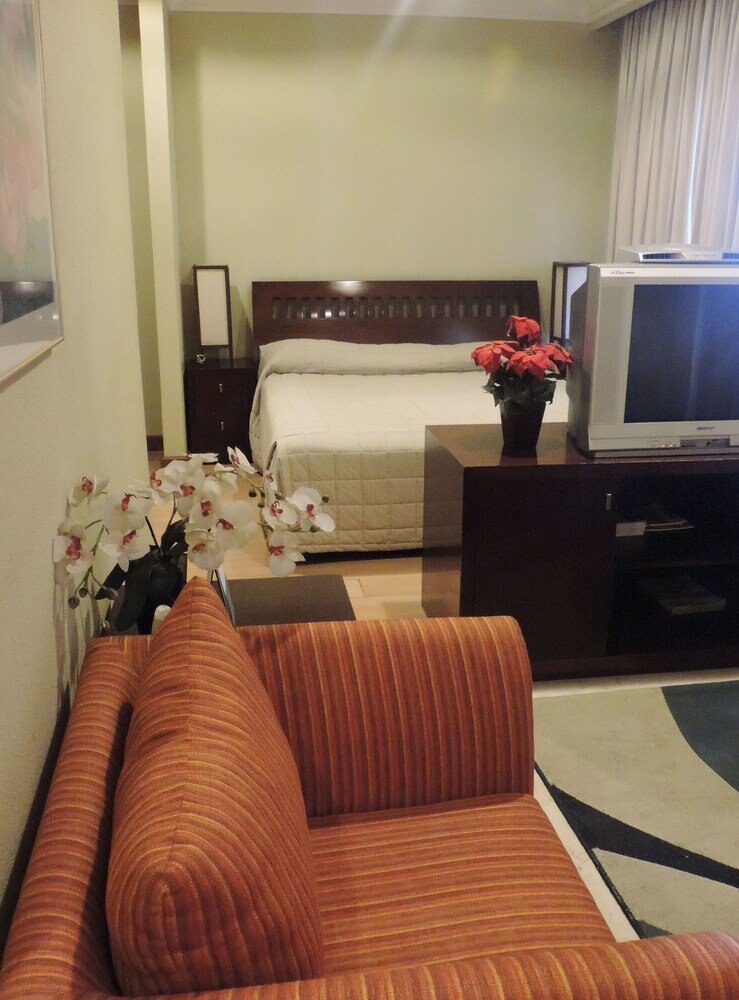 Toeti Roosseno Plaza Room Type - Studio