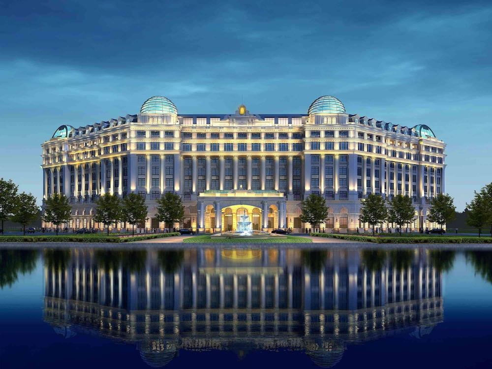Sofitel Shanghai Hongqiao - Tap to explore photos