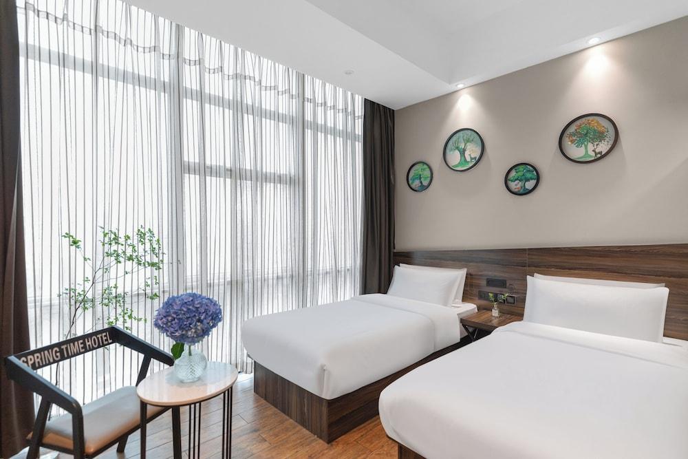 Spring Time Hotel Room Type - Standard Twin Room