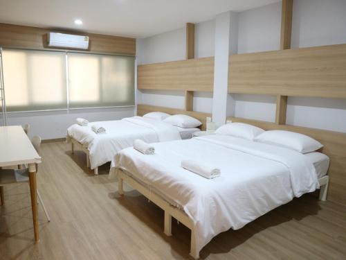 Boon Street Hostel Room Type - Large Double or Twin Room