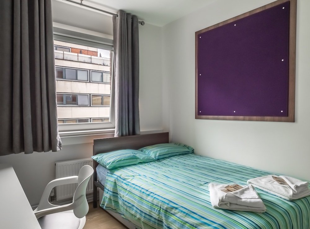 LSE Carr-Saunders Hall - Campus Accommodation - Tap to explore photos